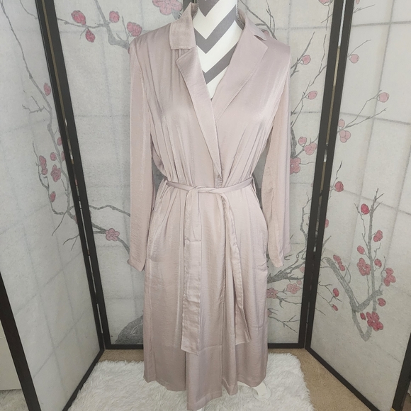 NWT Barefoot Dreams Washed Satin Notched Collar Robe XS